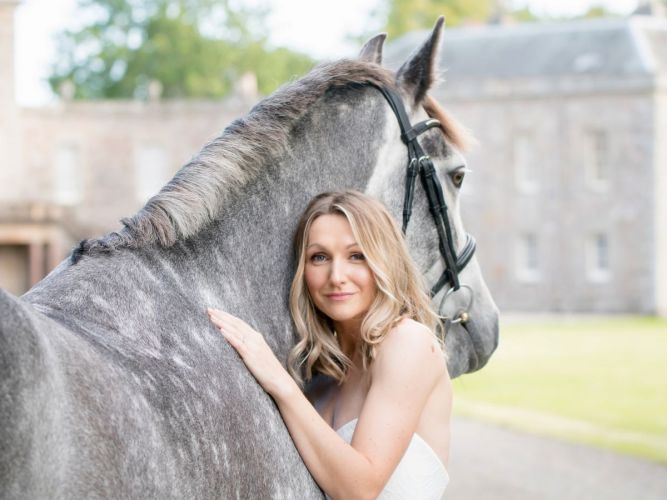 gorgous bride and her horse