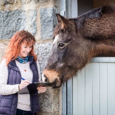 Aberdeen Brand Photography - Sharon Catchpole by Iska Birnie Photography